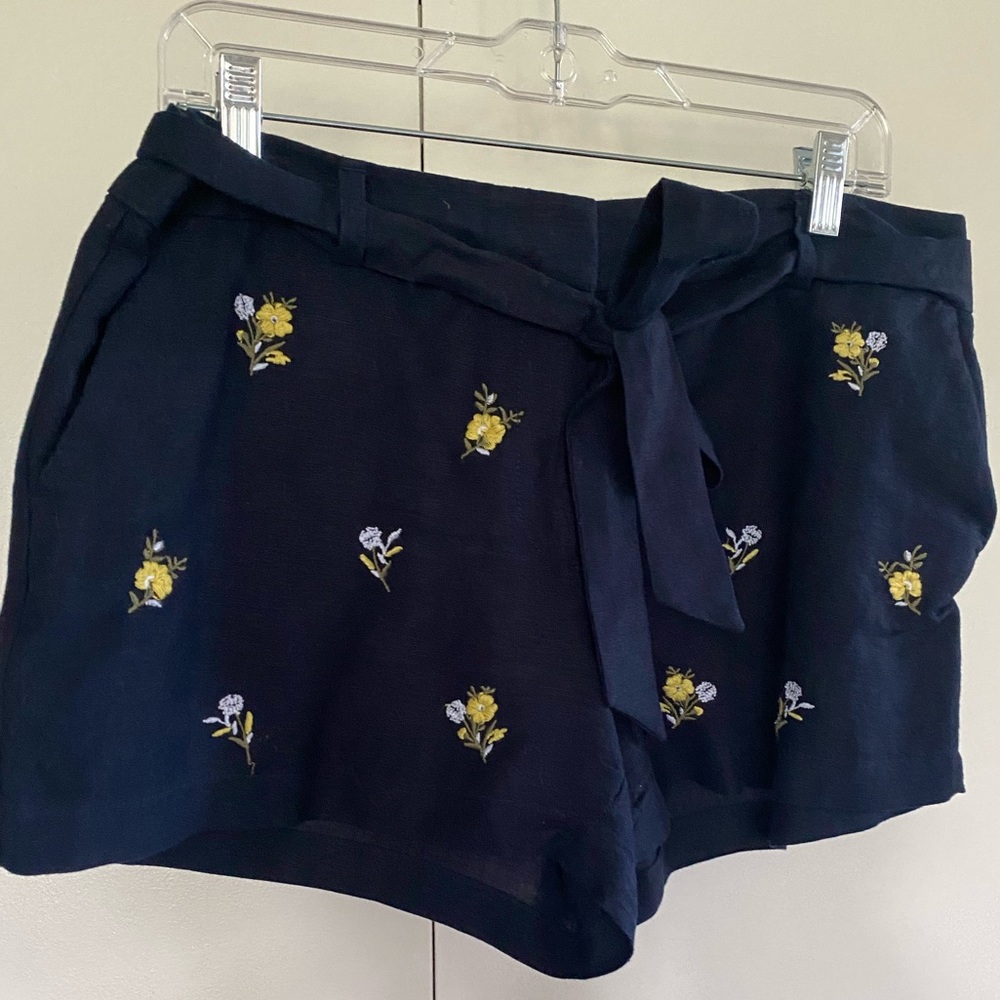 Navy Cotton Shorts w/ Embroidered Flowers